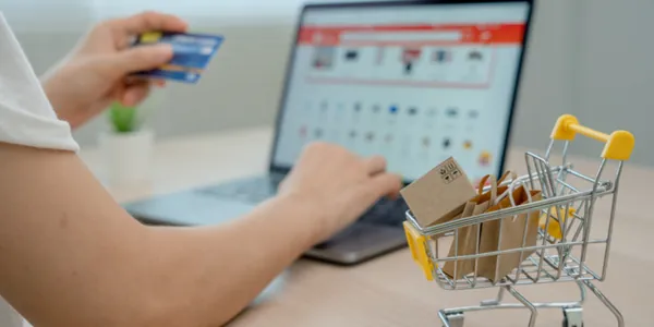 Vendre sur une place de marché : avantages et inconvénients
